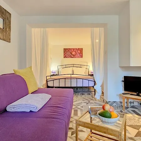 Carla Novigrad Istria