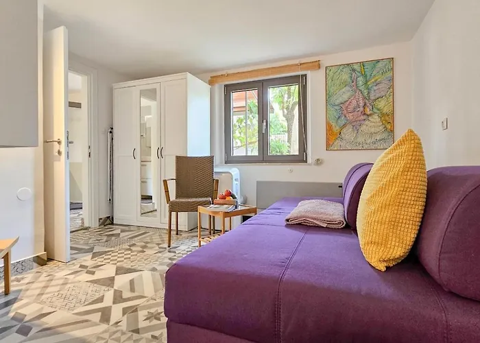 Carla Novigrad Istria