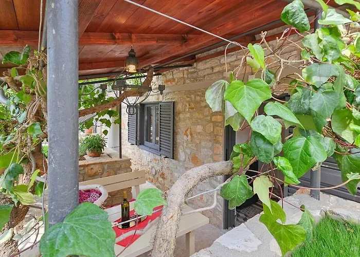 Carla Novigrad Istria