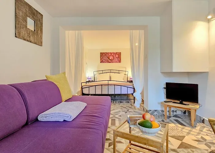 Carla Novigrad Istria